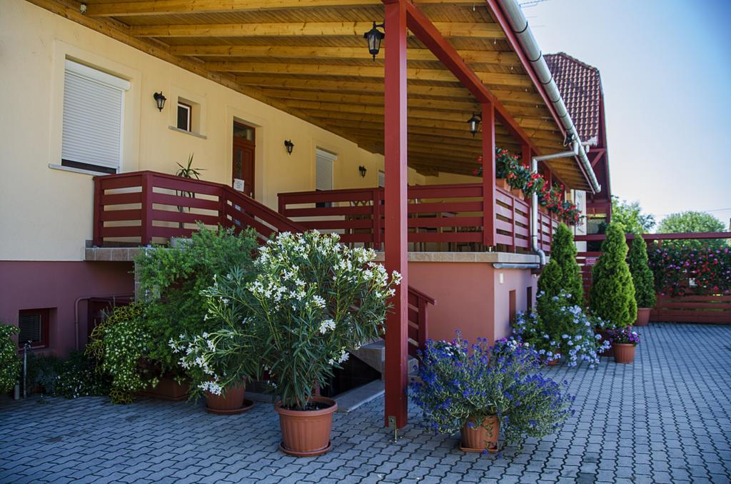 Arany Patko Panzio Hotel Debrecen Eksteriør billede